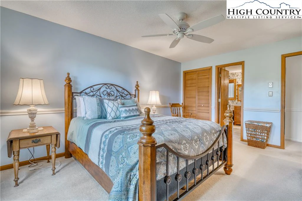 Image number 5 for the current listing