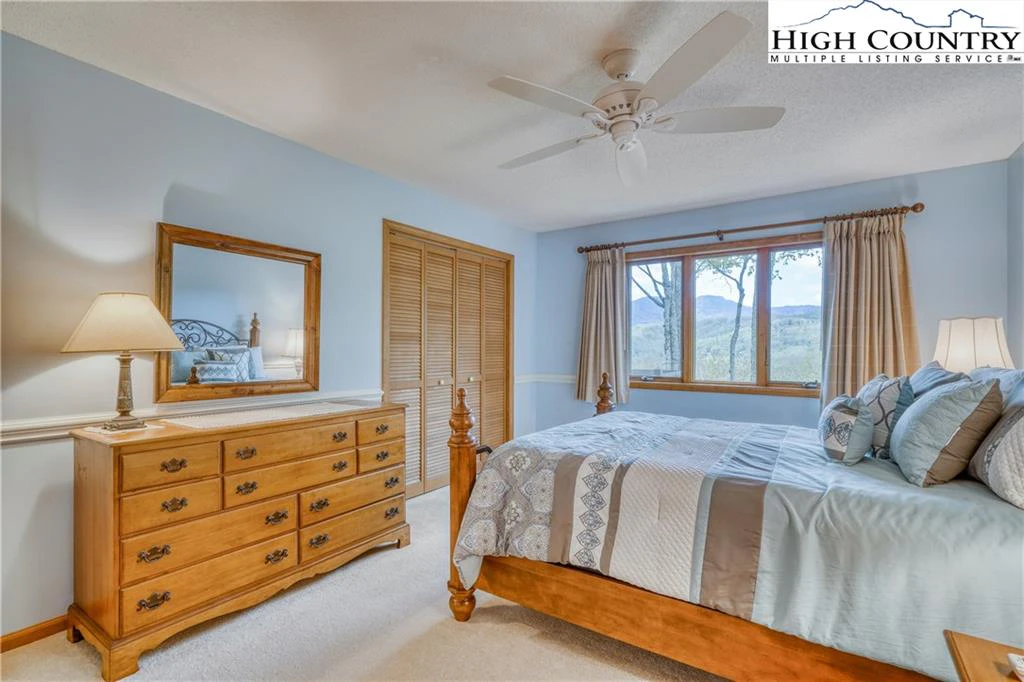 Image number 6 for the current listing