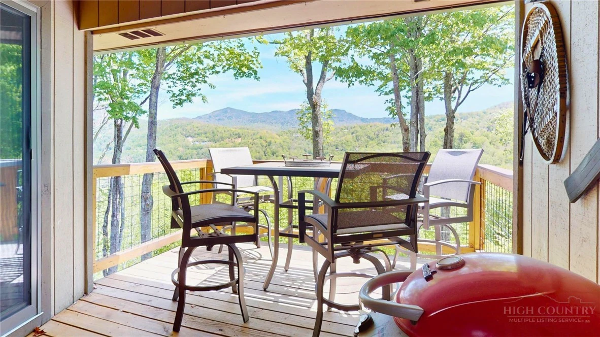 Image number 4 for the current listing
