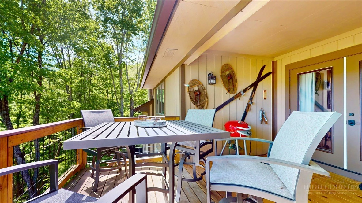 Image number 3 for the current listing