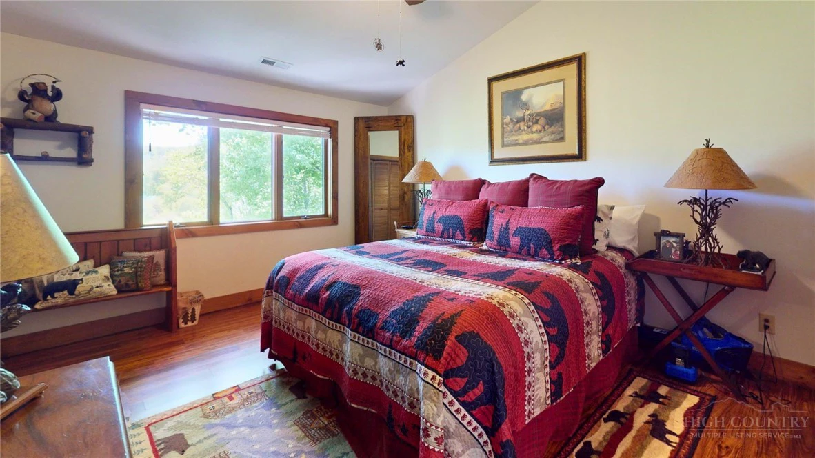 Image number 12 for the current listing