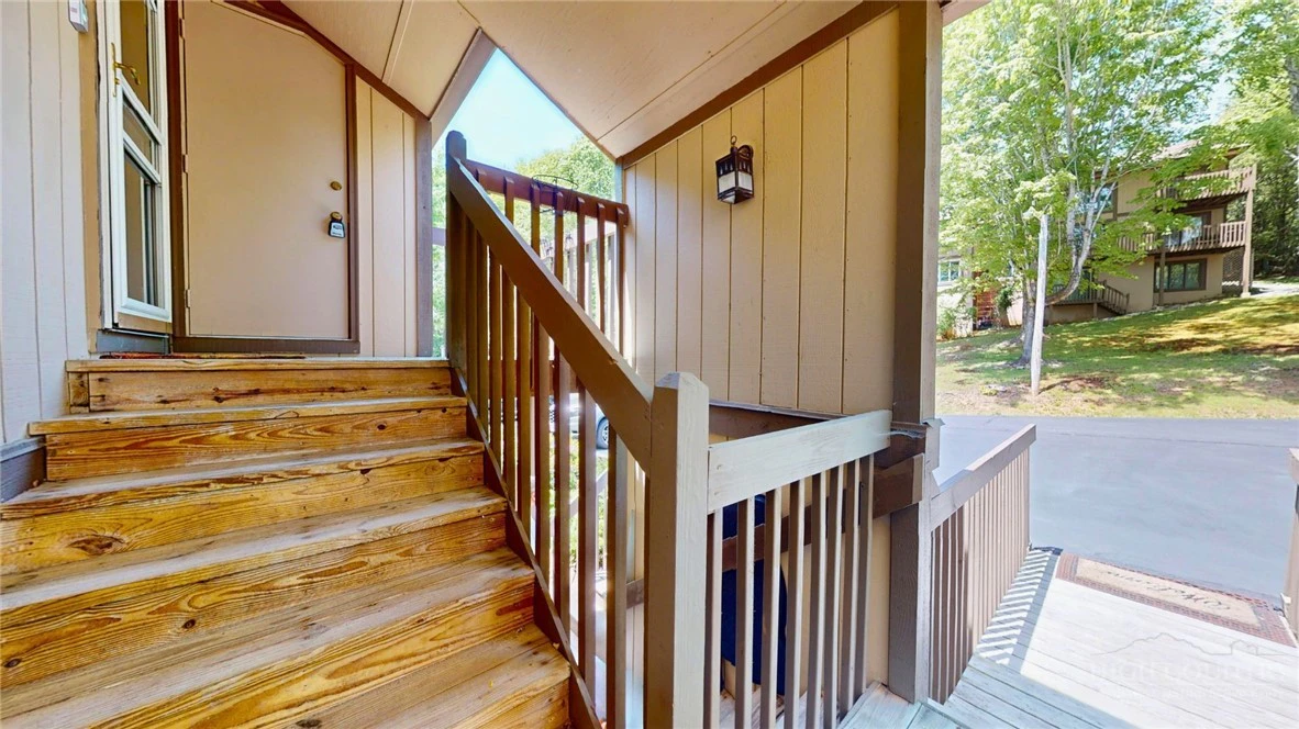 Image number 18 for the current listing