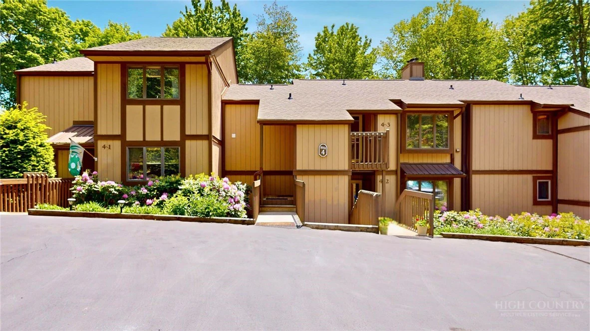 Image number 19 for the current listing