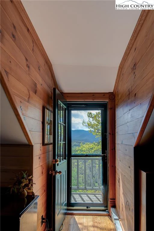 Image number 6 for the current listing