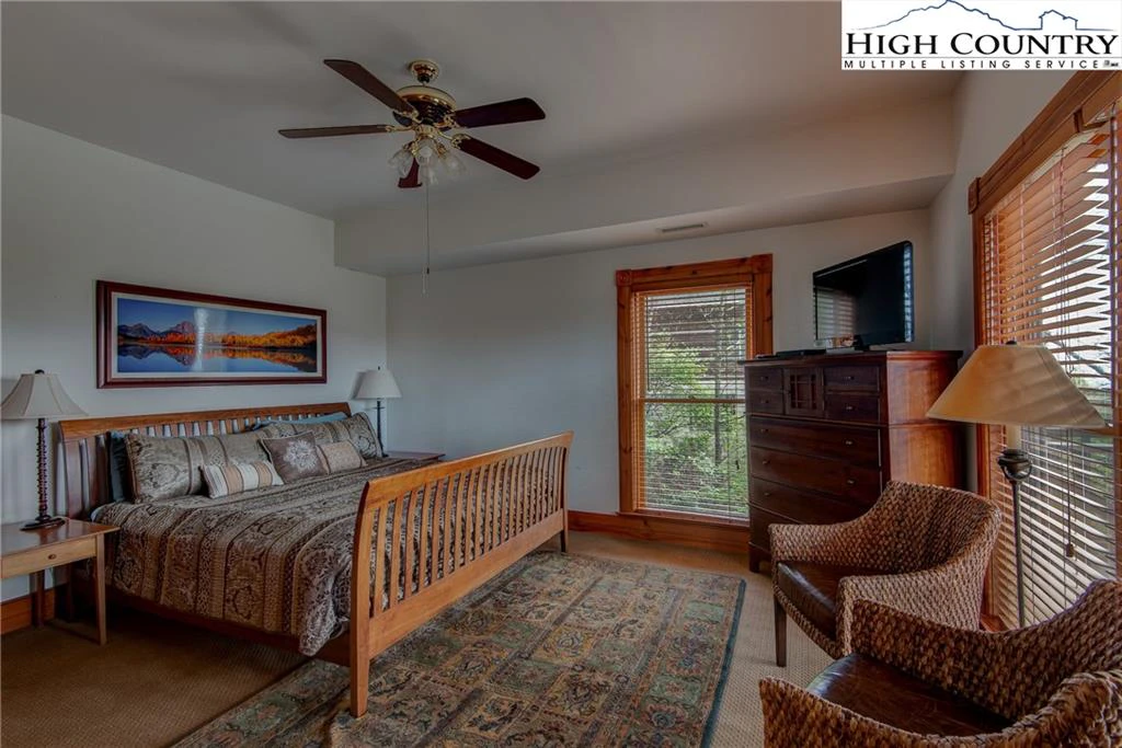 Image number 2 for the current listing