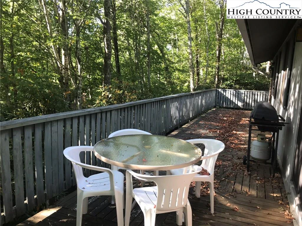 Image number 11 for the current listing