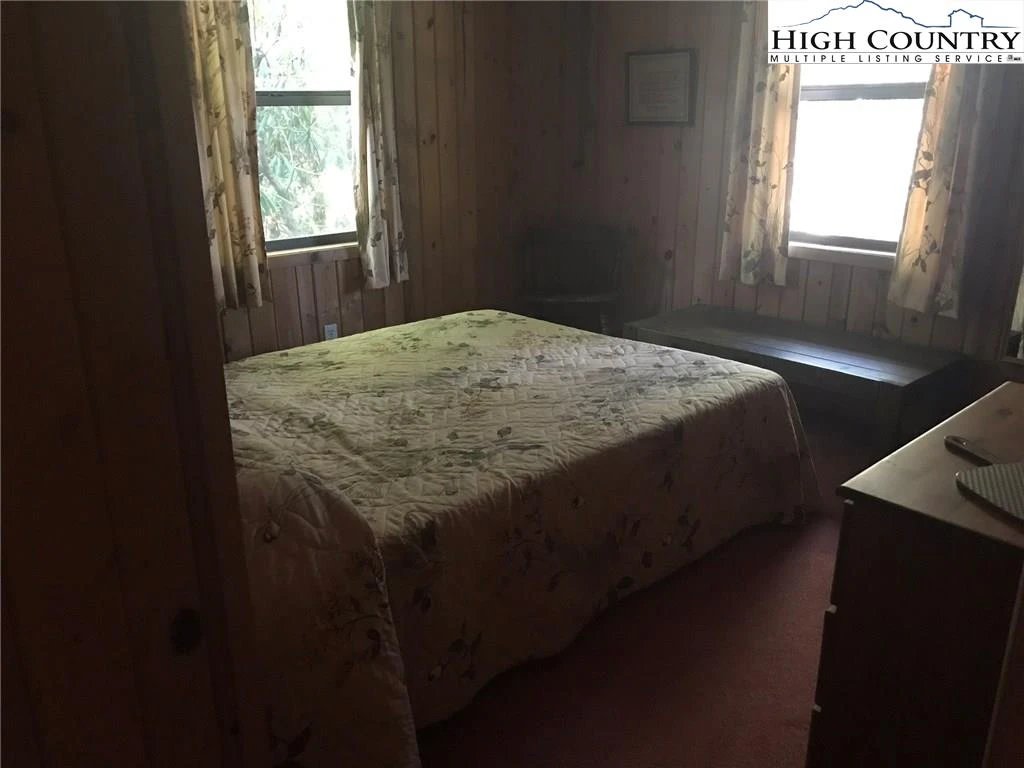 Image number 20 for the current listing