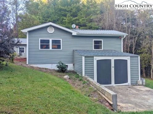 Image number 1 for the current listing