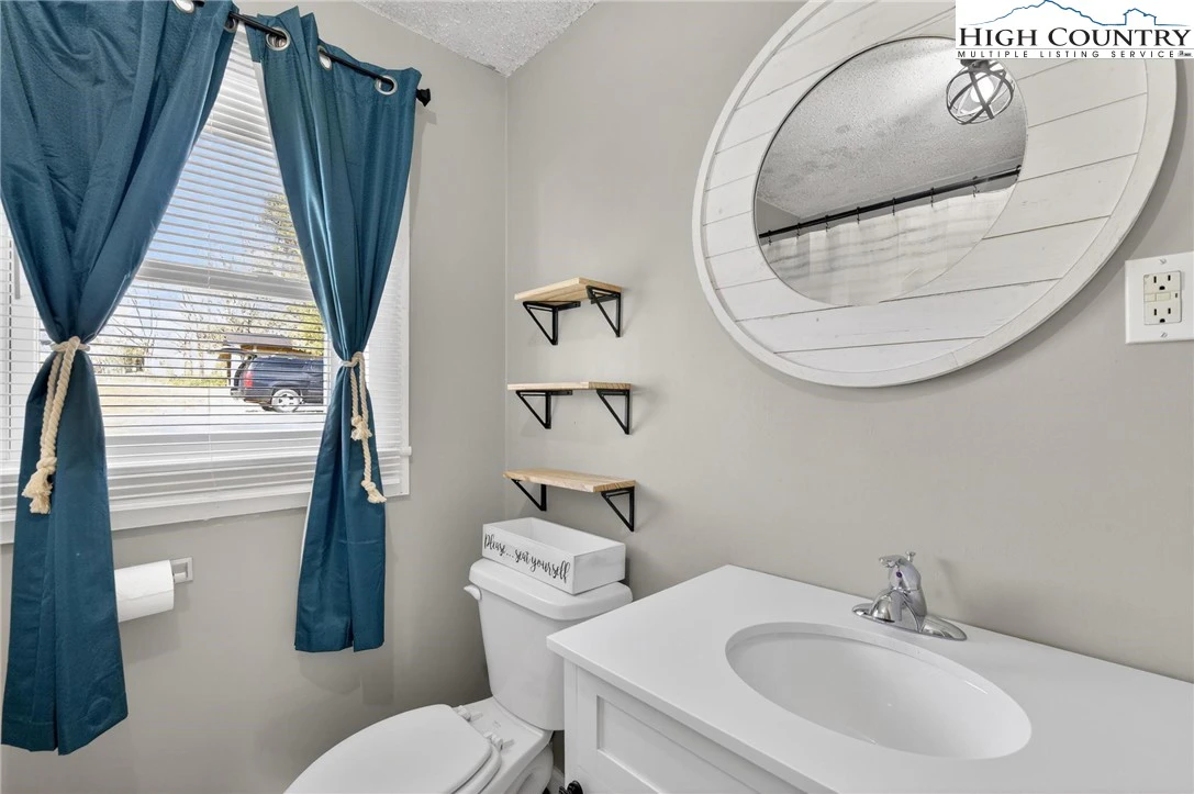 Image number 5 for the current listing