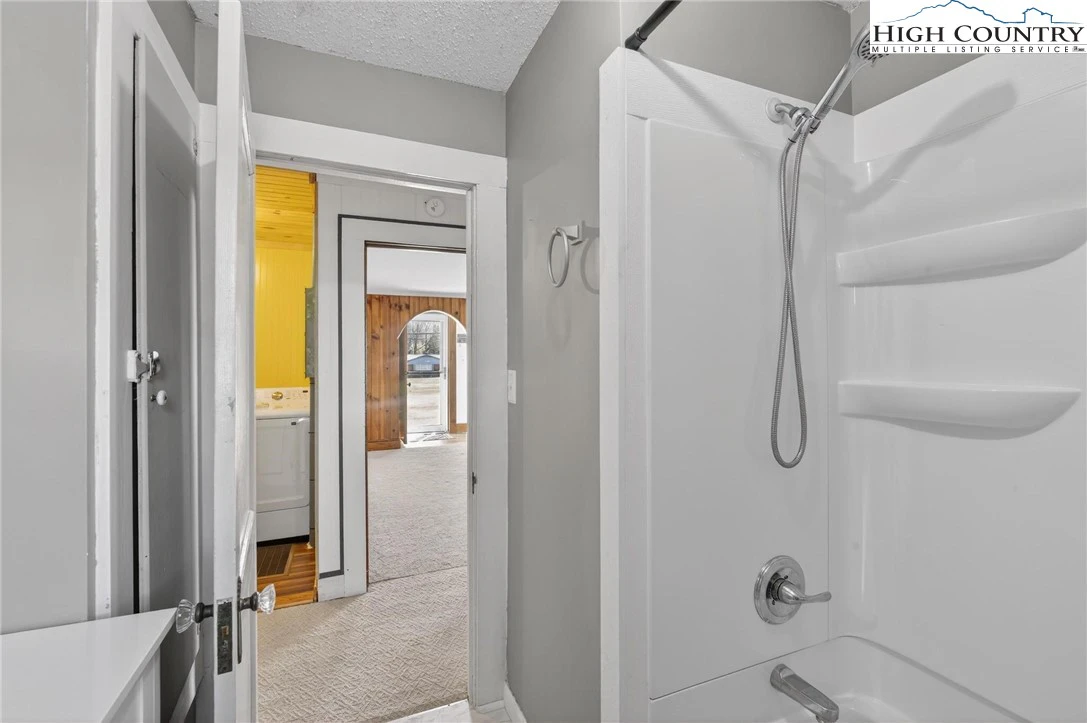 Image number 6 for the current listing