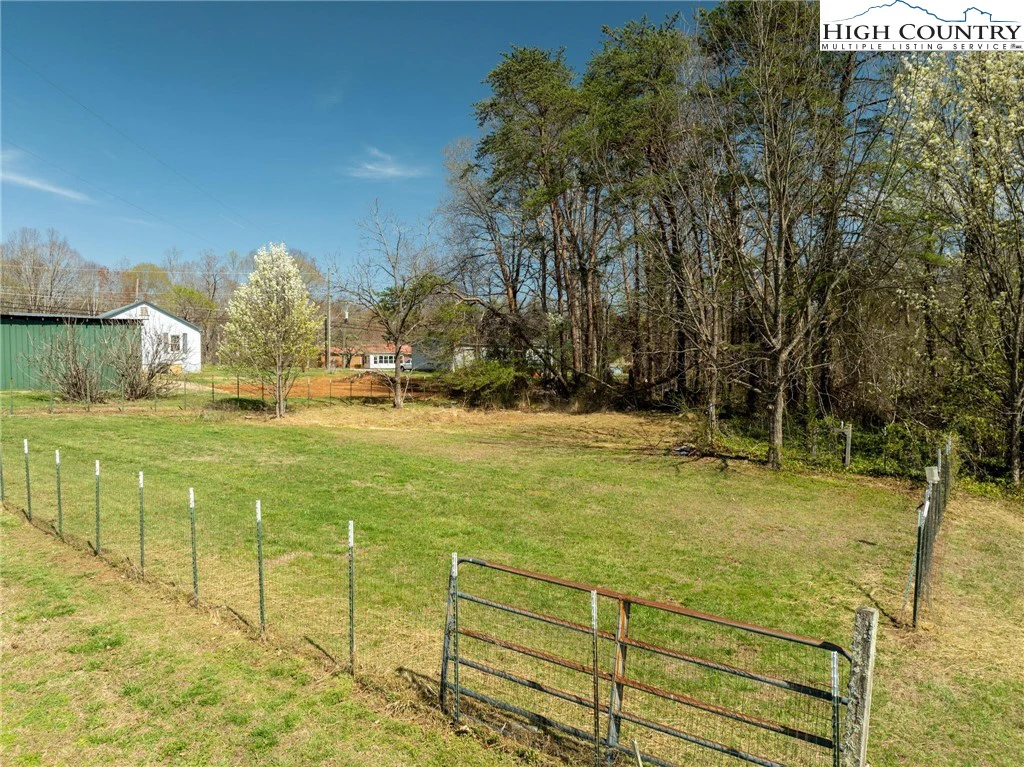 Image number 14 for the current listing