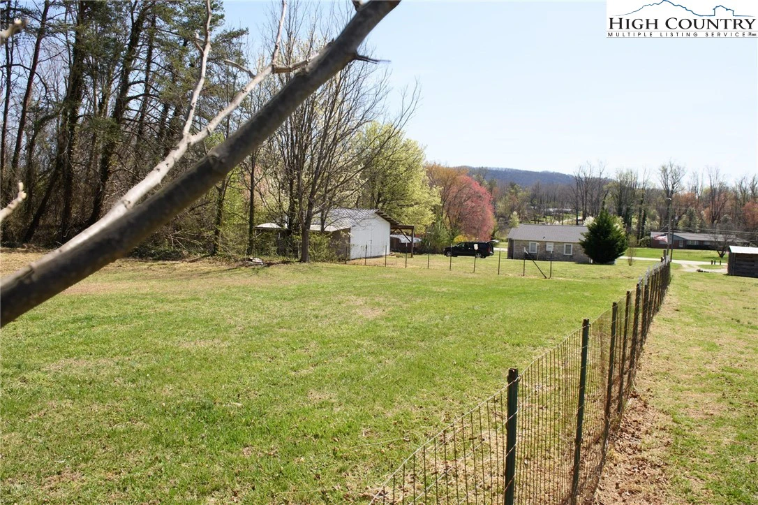 Image number 18 for the current listing