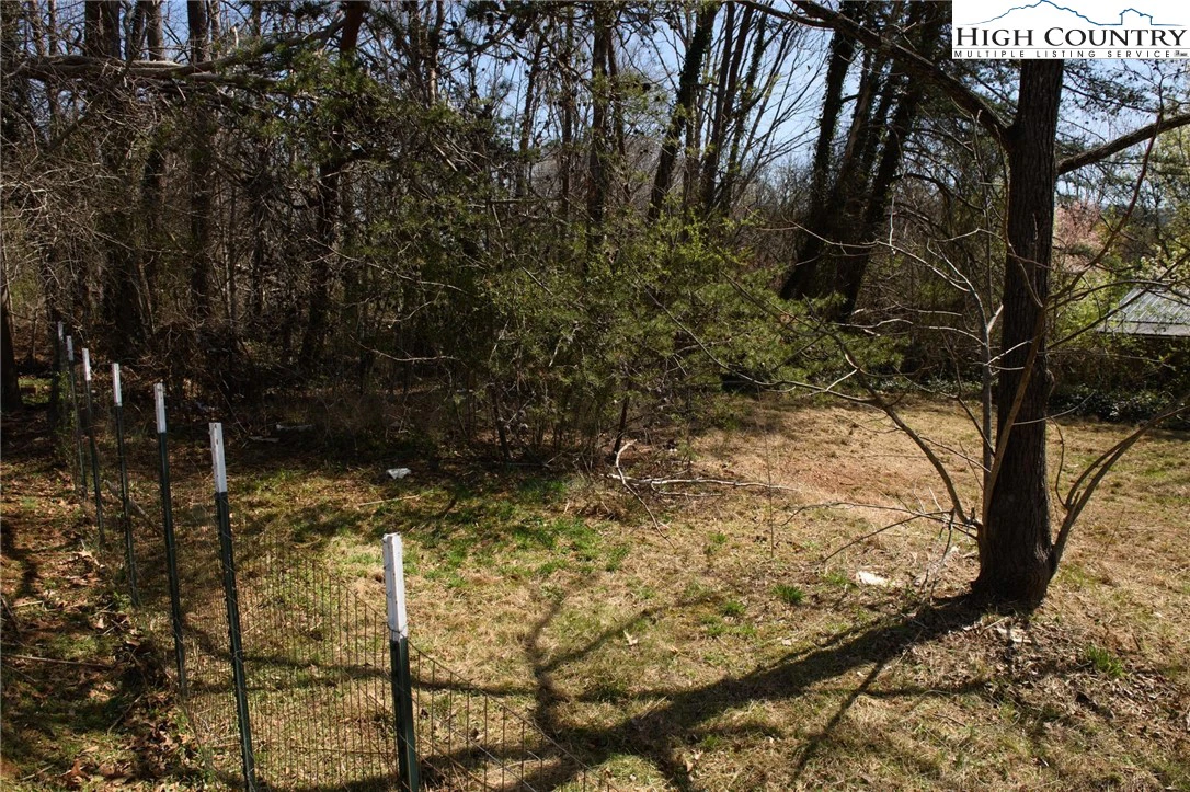 Image number 19 for the current listing