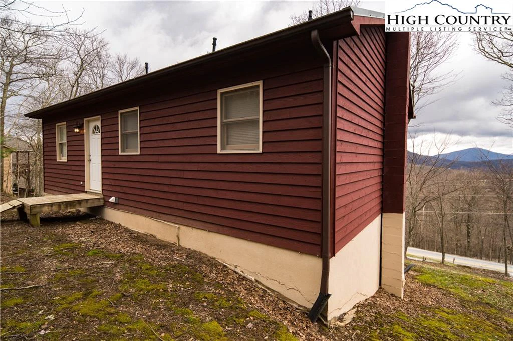 Image number 14 for the current listing