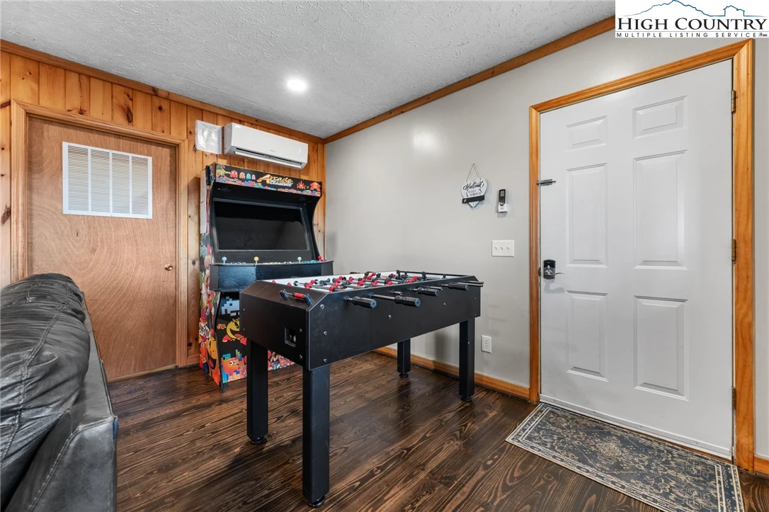 Image number 5 for the current listing