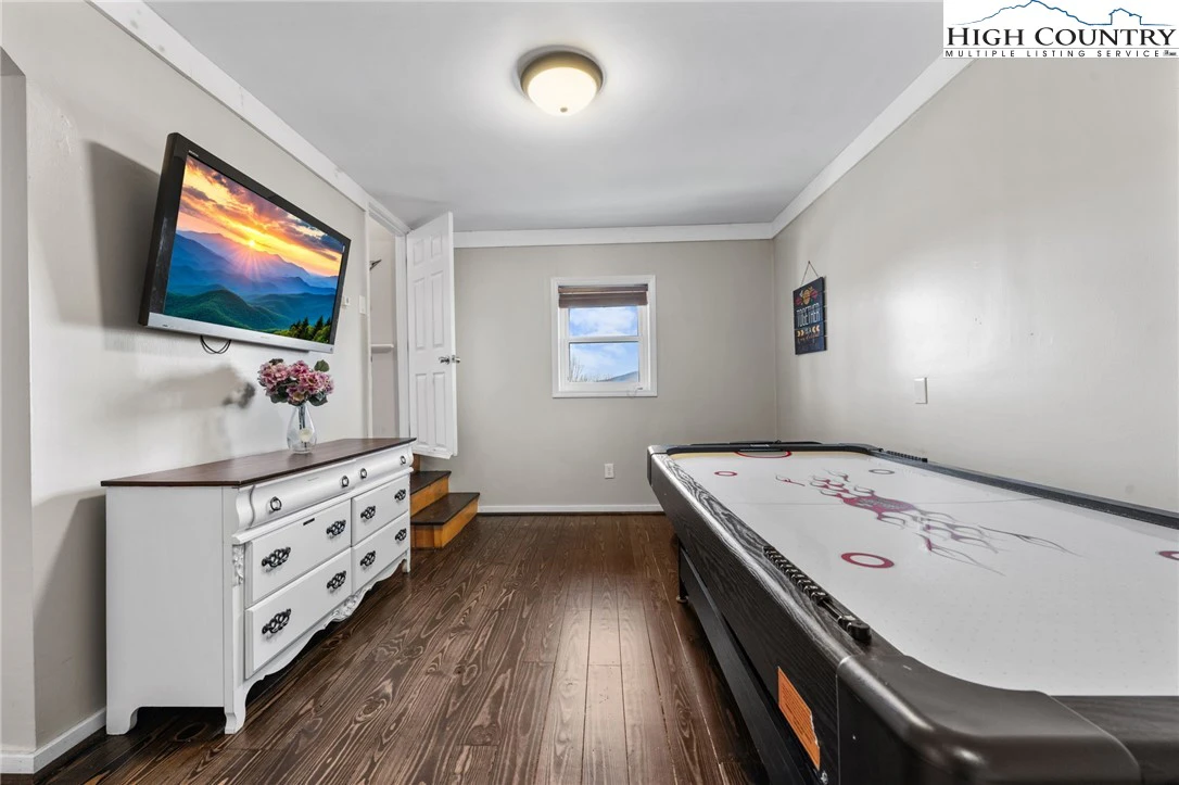 Image number 6 for the current listing