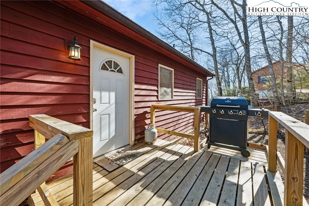 Image number 14 for the current listing