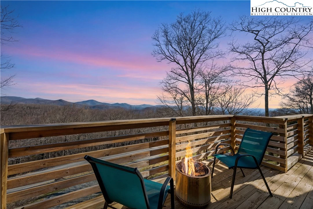 Image number 1 for the current listing
