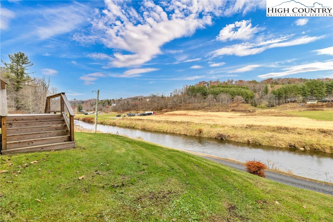 Image number 18 for the current listing