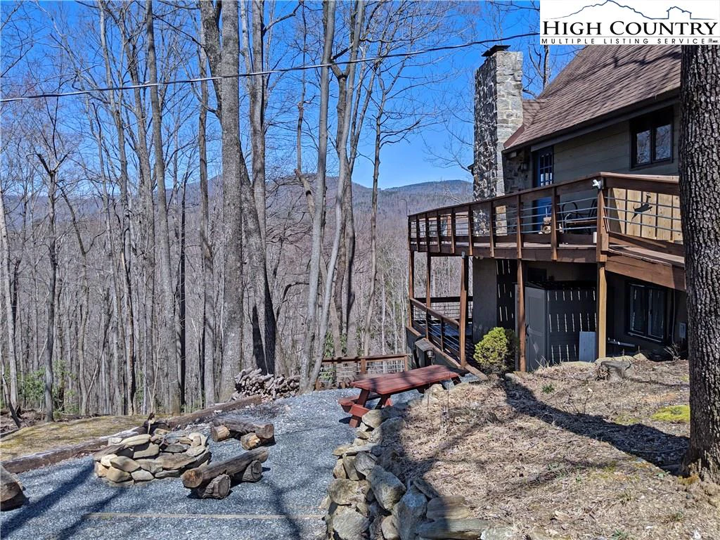 Image number 1 for the current listing