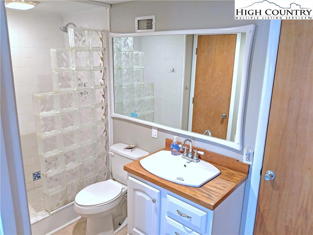 Image number 6 for the current listing