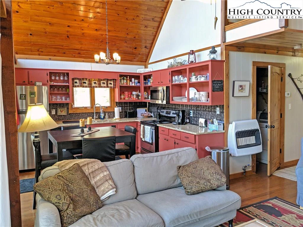 Image number 20 for the current listing