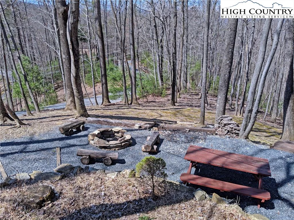 Image number 16 for the current listing