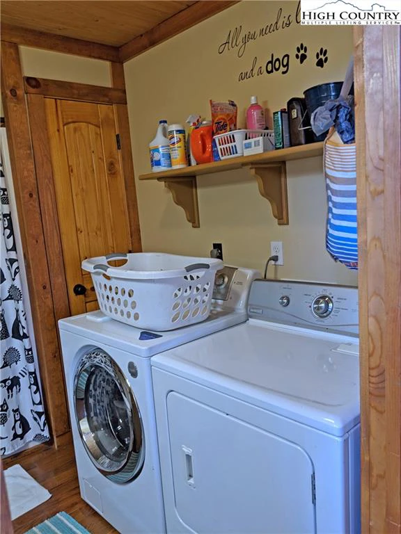 Image number 15 for the current listing