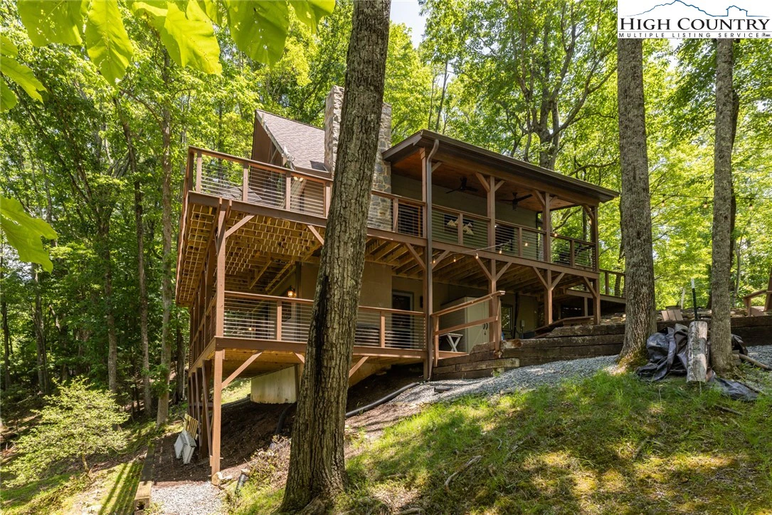Image number 19 for the current listing