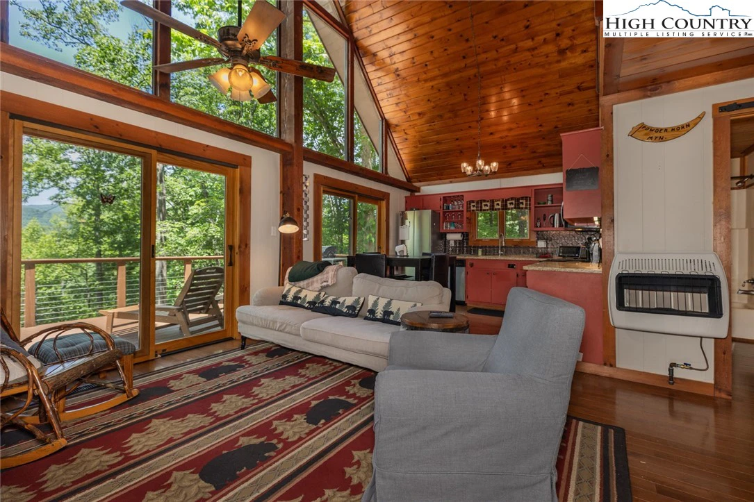 Image number 18 for the current listing