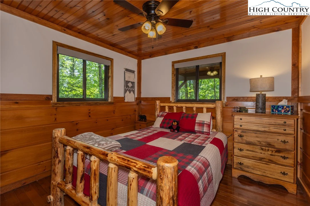 Image number 10 for the current listing