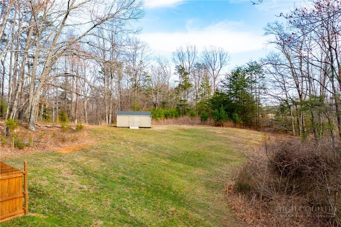 Image number 19 for the current listing