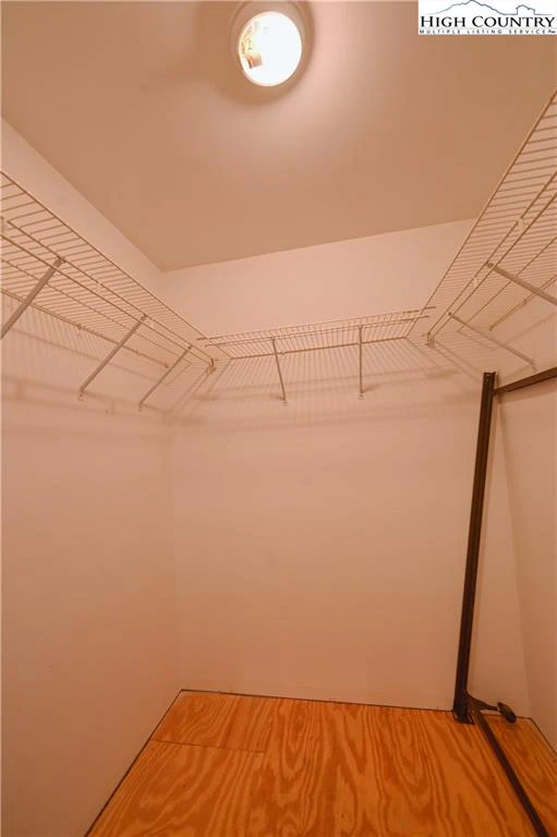 Image number 7 for the current listing