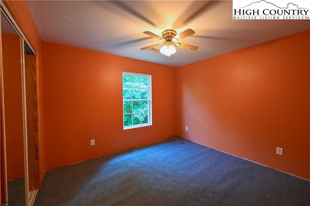 Image number 9 for the current listing