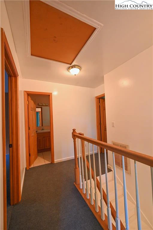 Image number 2 for the current listing
