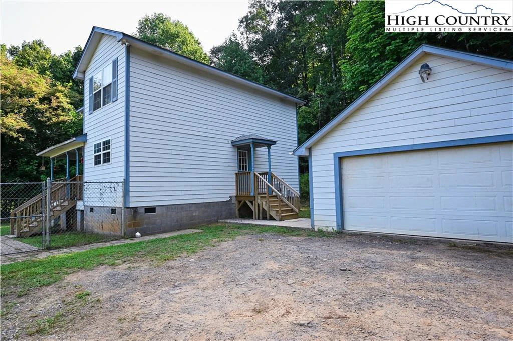 Image number 17 for the current listing