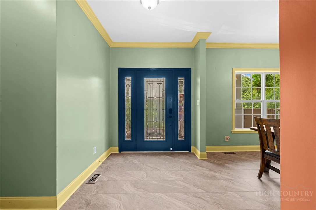 Image number 5 for the current listing