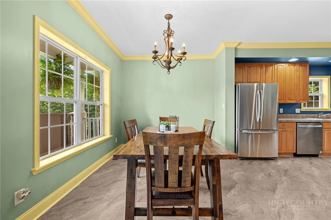 Image number 6 for the current listing