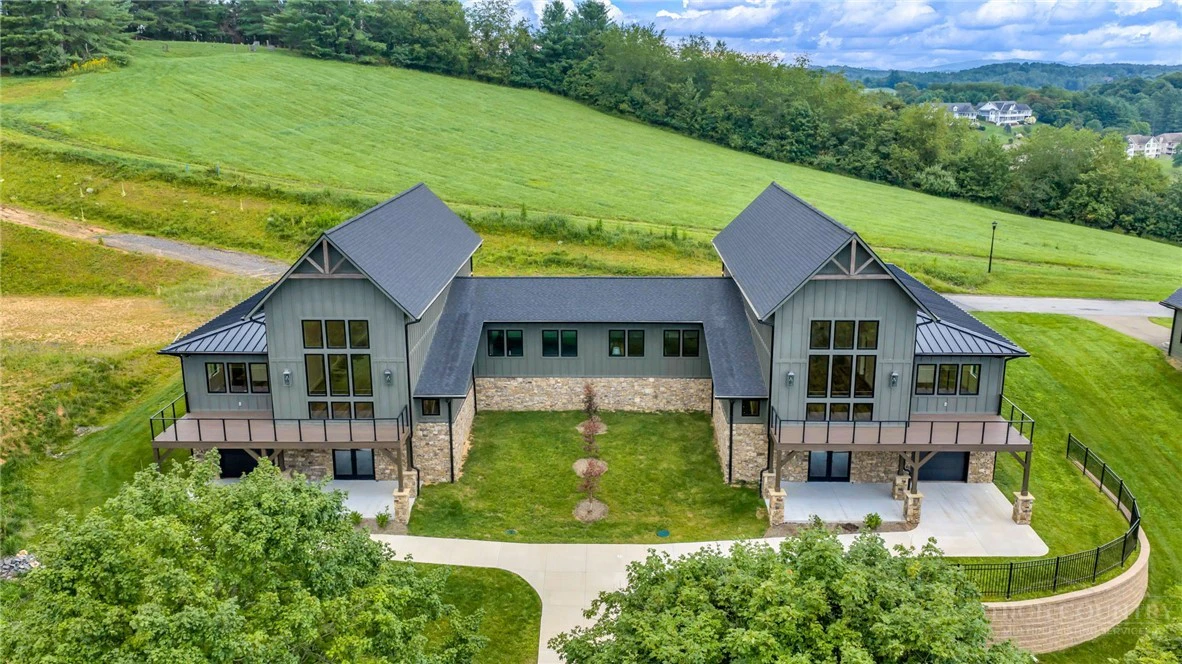 Image number 3 for the current listing