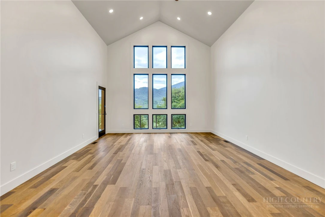 Image number 6 for the current listing