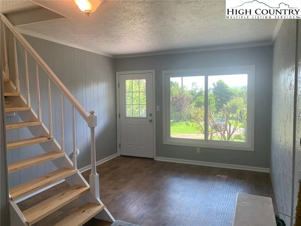 Image number 7 for the current listing