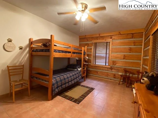 Image number 15 for the current listing