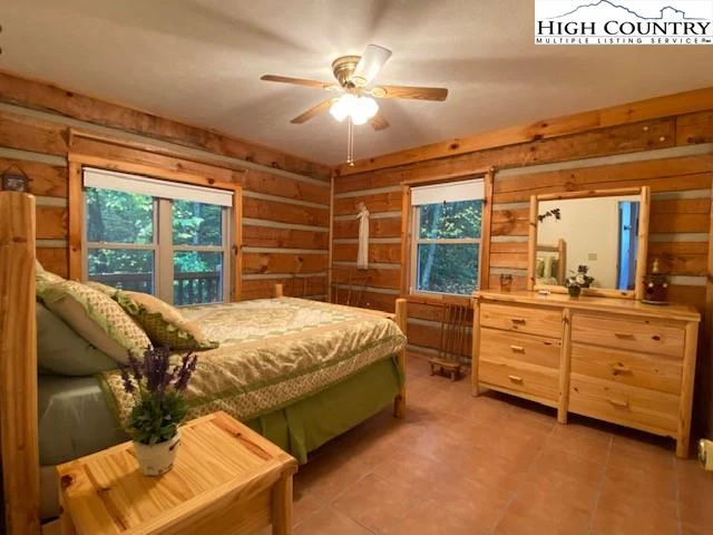 Image number 14 for the current listing