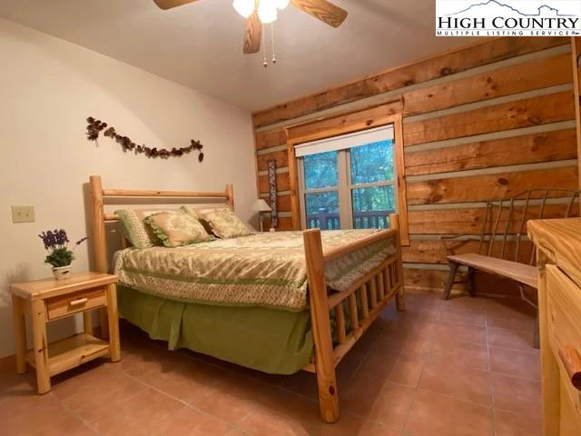 Image number 2 for the current listing