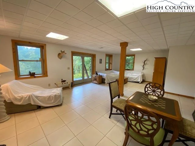 Image number 6 for the current listing