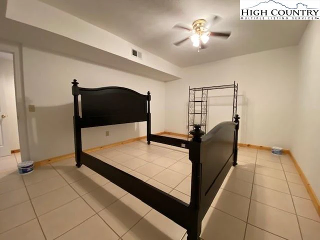 Image number 5 for the current listing