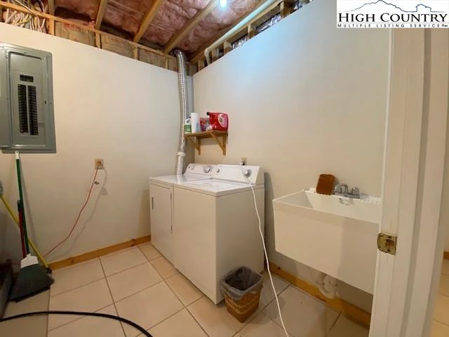 Image number 3 for the current listing