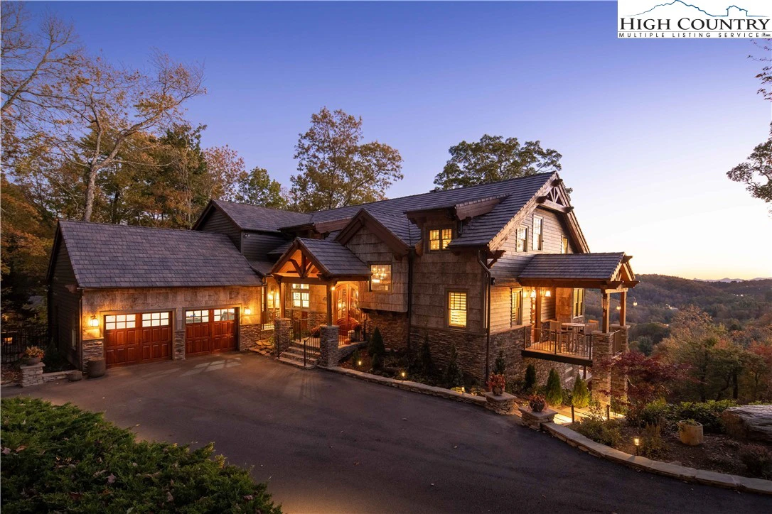 Image number 1 for the current listing