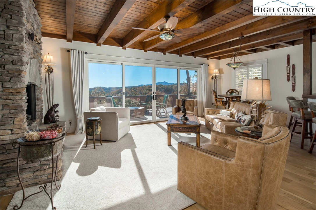 Image number 18 for the current listing