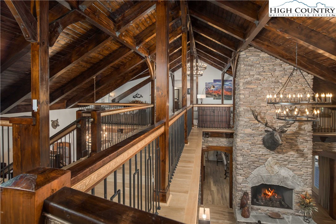 Image number 7 for the current listing